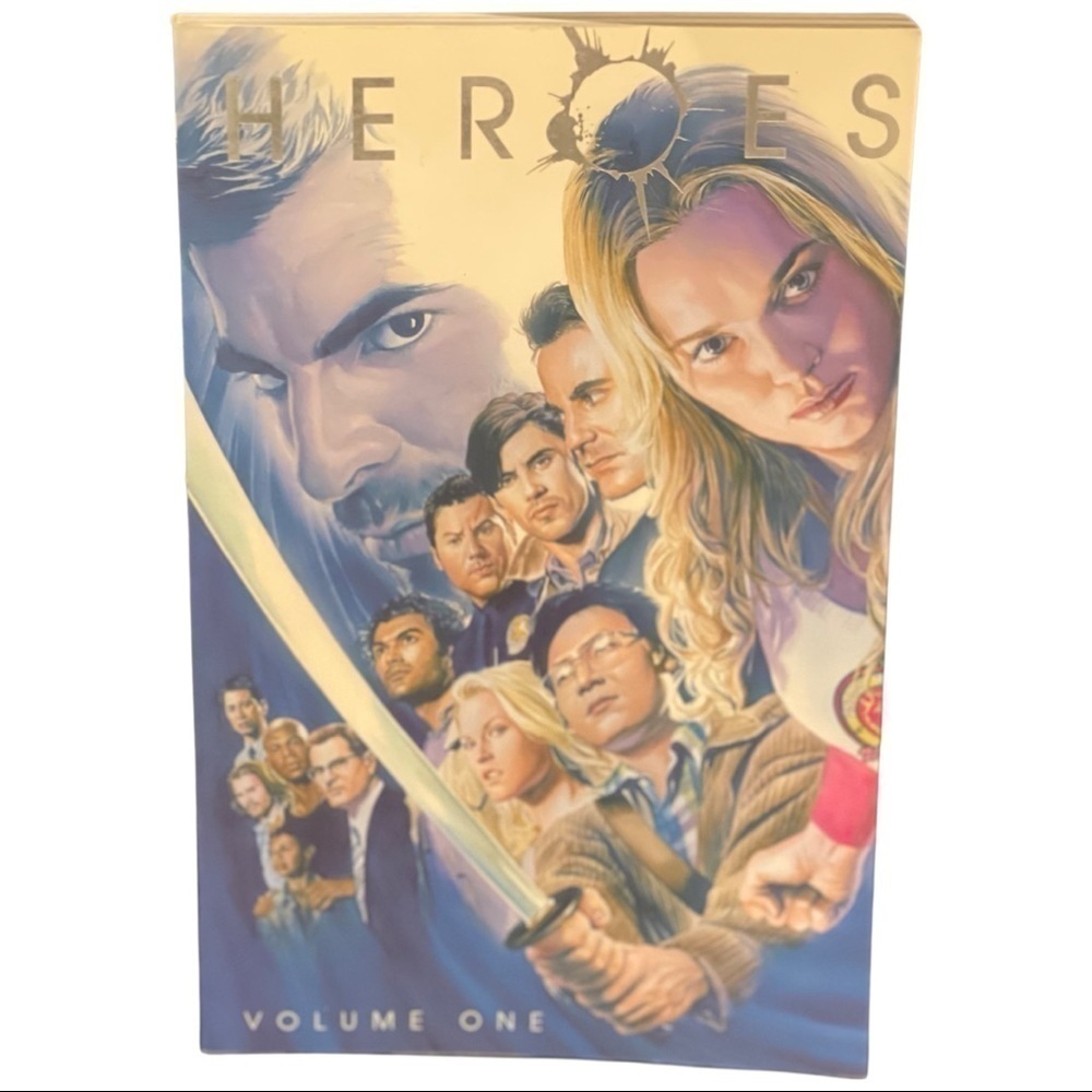 𝅺HEROES Graphic Novel